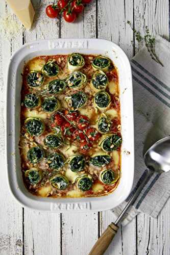 Zucchini rolls in tomato with spinach and Mozzarella
