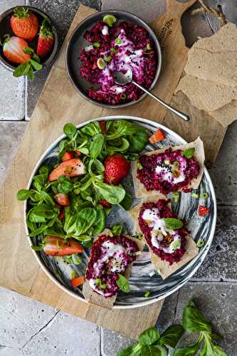 Beetroot and strawberry salsa with flatbread