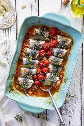 Sardines filled with almonds, tomato and thyme