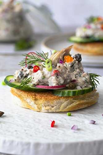 Smoked mackerel salad is easy to make ...