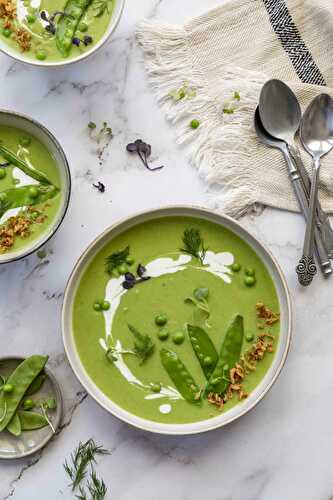 Pea soup with crunchy snow peas
