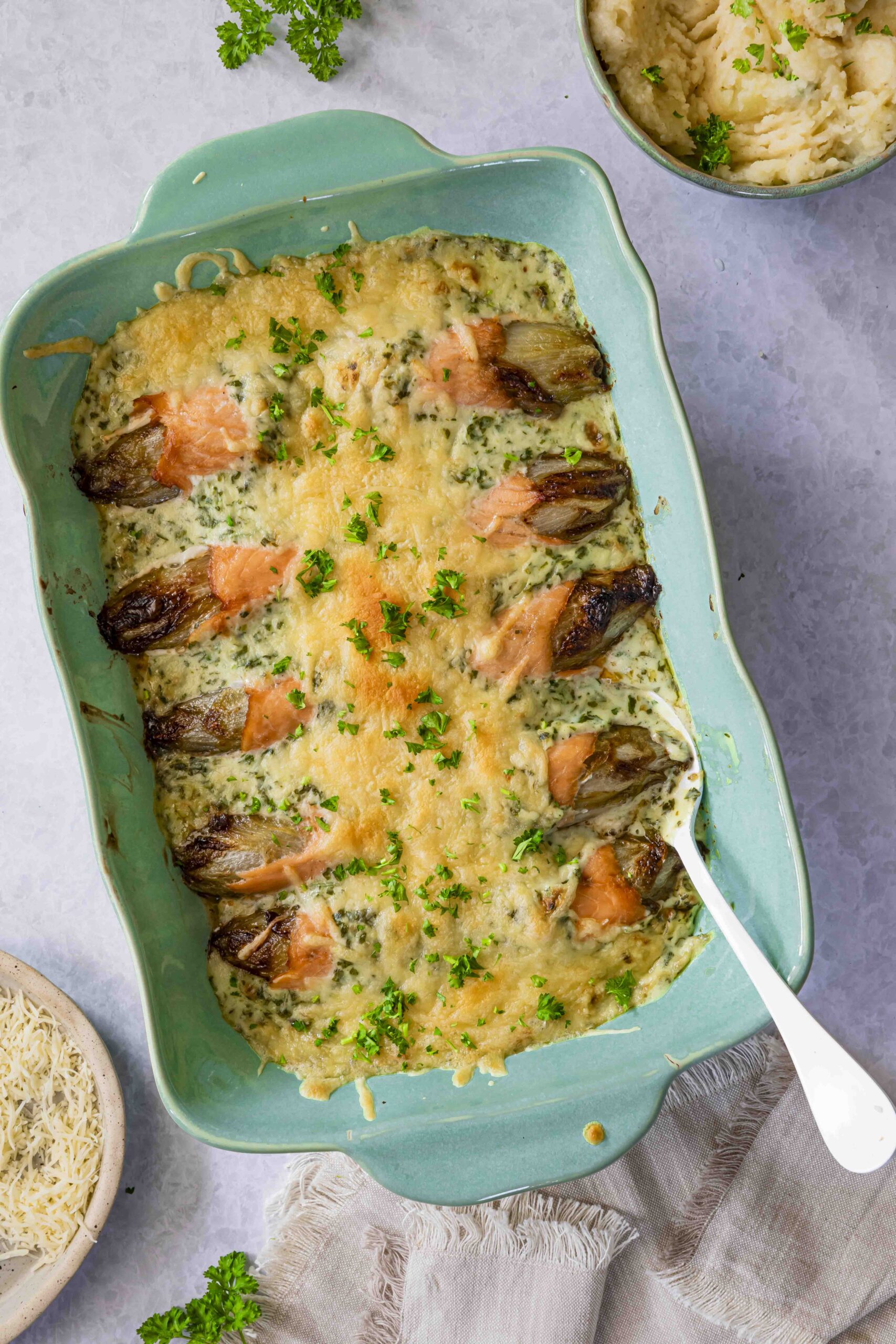 Chicory with smoked salmon in coconut-coriander sauce