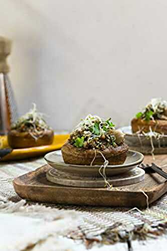 Stuffed mushrooms with almond and parsley