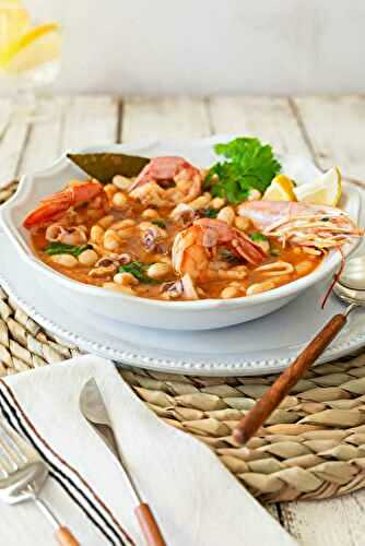 White beans with calamari and prawns, Mediterranean style.