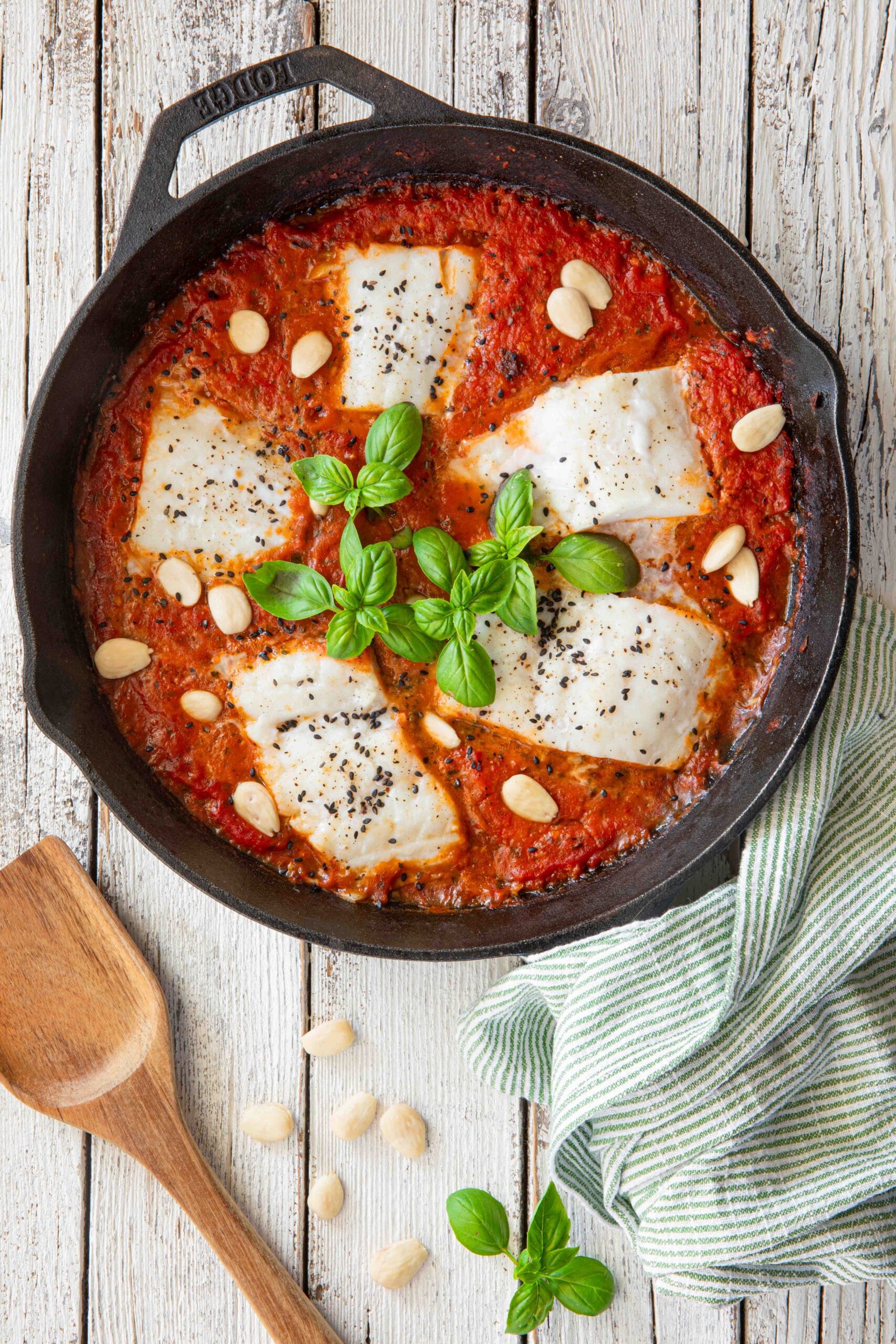 Cod in a tasty tomato sauce