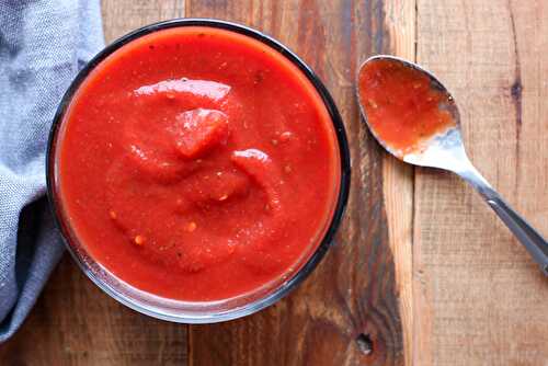 5-Minute, No-Cook Pizza Sauce | Serving Tonight