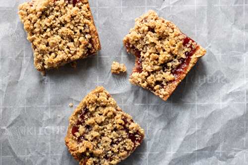 Healthy Peanut Butter and Jelly Bars | Serving Tonight