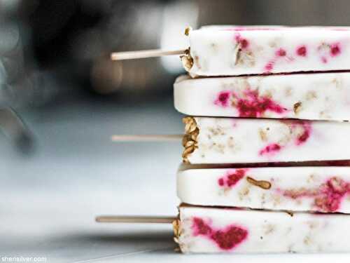 Granola parfait pops