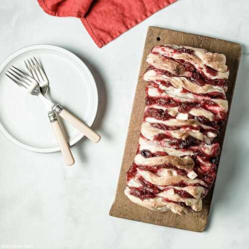 Cranberry brie pull apart loaf