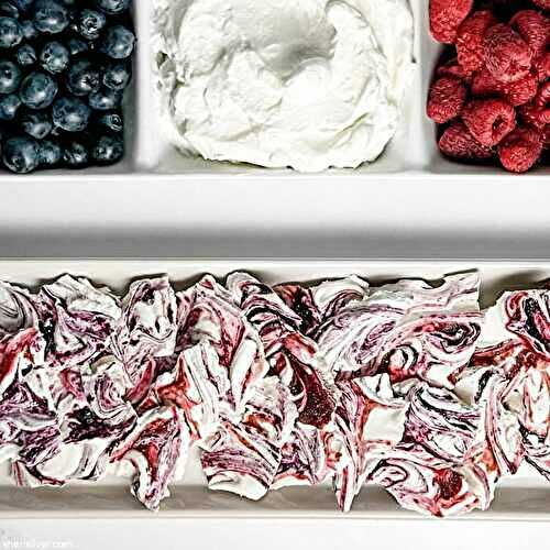Make this easy mixed berry meringue bark recipe for memorial day!