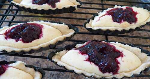 Cranberry-Partridge Berry Cheesecake Tarts
