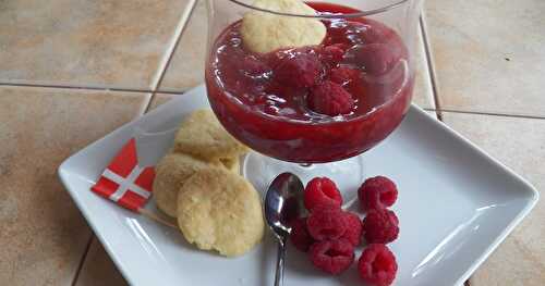 Hindbær Suppe (Raspberry Soup) for Soup Saturday Swappers