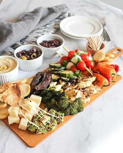 Easy Vegetarian Charcuterie Board (With Vegetables)