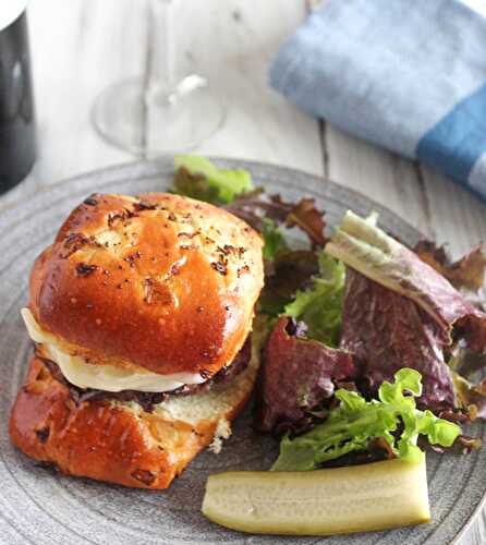 Ultimate Caramelized Onion Burger with Cheese - Easy Recipe