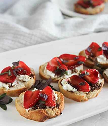 Strawberry Crostini with Goat Cheese
