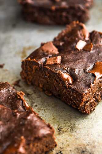 Healthy Flourless Black Bean Avocado Brownies (Gluten Free)