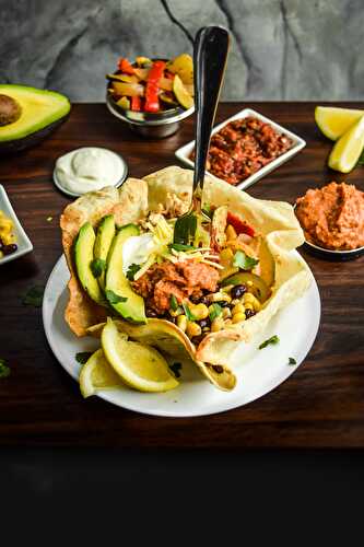 Chipotle Hummus & Fajita Veggie Taco Salad Bowls