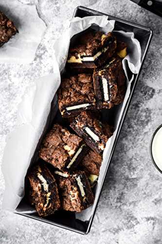 Cookies and Cream Cheesecake Brownie Bars (Vegan)