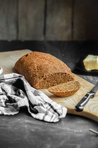 Steakhouse Style Brown Bread (Vegan)