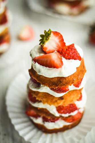 Strawberry (Ridiculously) Tall Mini Cakes (Vegan)