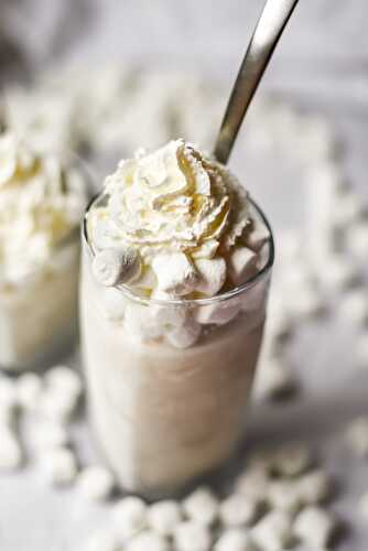 Easy Vanilla Marshmallow Milkshakes