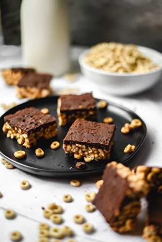 4-Ingredient Peanut Butter Chocolate Cereal Bars (Vegan)