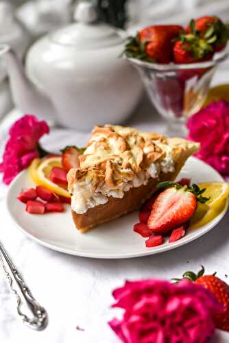 Smooth & Creamy Strawberry Rhubarb Meringue Pie (Vegan)
