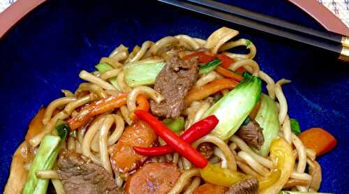 Stir Fried Beef Udon Noodles : VIDEO