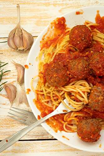 Spaghetti with vegan meatballs