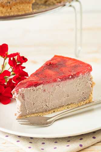 Vegan Strawberry Cheesecake with Oat Crust