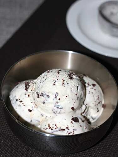 Chocolate Flake Ice Cream - No Churn Ice Cream / Snazzy Cuisine