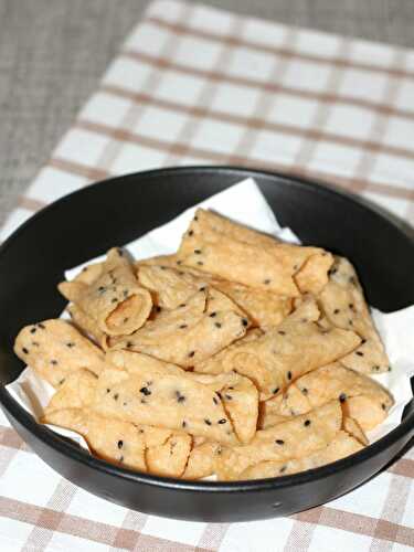 Kuzhalappam Recipe/ Crunchy Snack/ Snazzy Cuisine