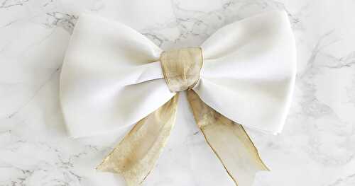 An Easy Bow Fold Serviette for Your Holiday Table!