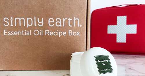 Simply Earth Essential Oil Recipe Box {June 2020} Unboxing & Code + DIY Skin Healing Aloe Gel Recipe!