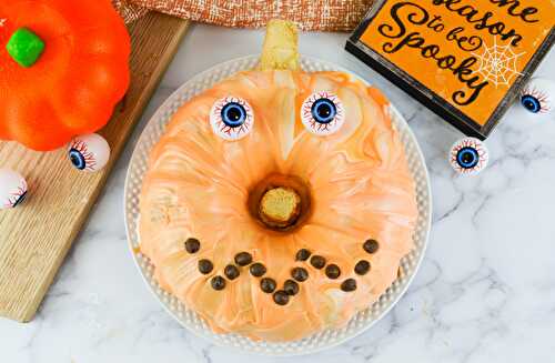 Halloween Jack-o-Lantern Bundt Cake