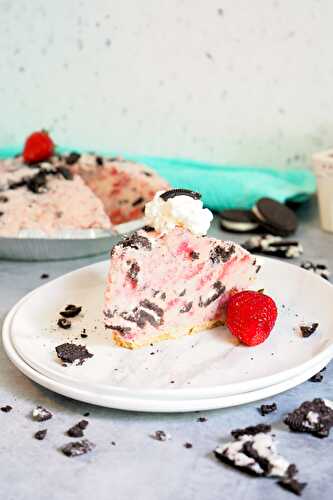 Mile High Strawberry Cookies 'n Cream Pie