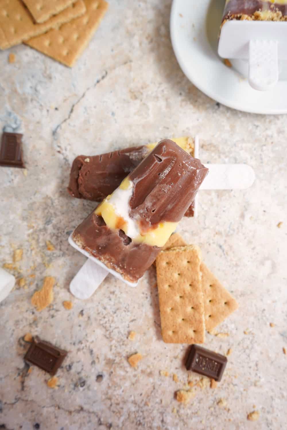 Marshmallow Creme S'mores Pudding Pops