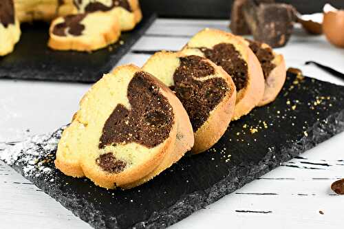 Easy, Tasty Bundt Cake Recipe