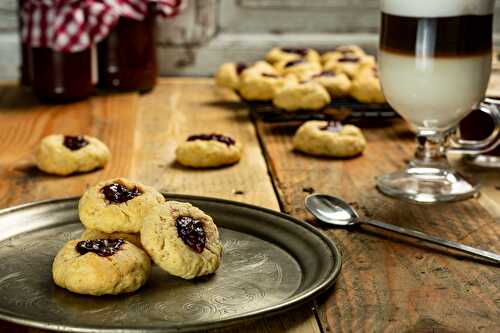 Jammie Dodgers - Thumbprint Cookies Recipe