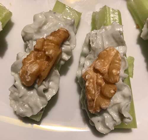 Celery snack with roquefort and walnut