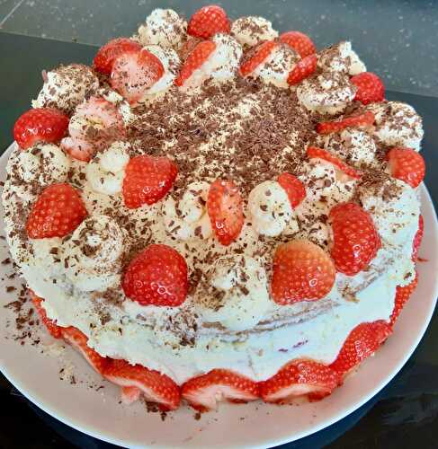 Highstreet strawberry cake
