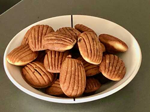 Tasty Madeleines with cranberries