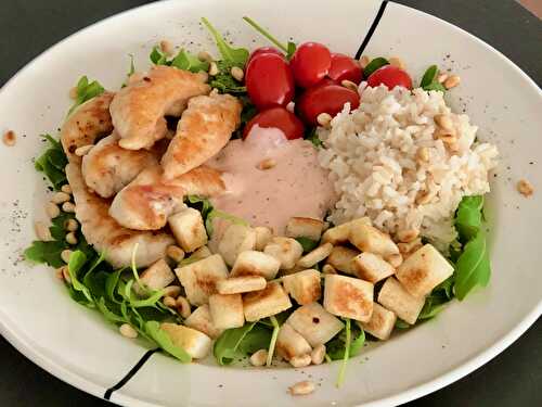 Easy summer lunch with chicken and croutons
