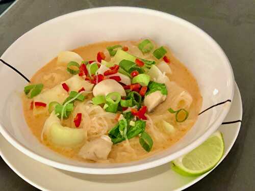 Laksa curry soup with chicken