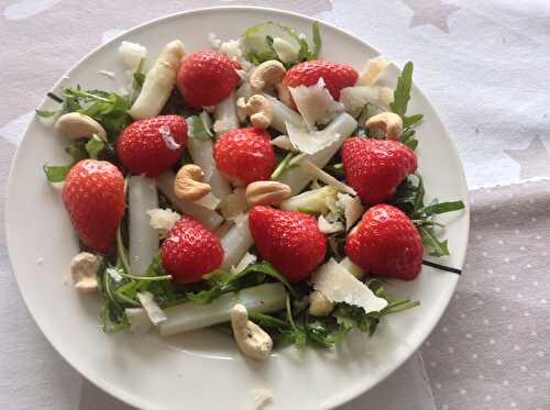 Asparagus-strawberry salad