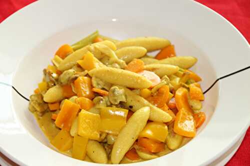 Vegetable finger pasta curry