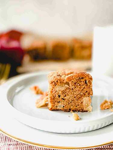 Apple Cinnamon Coffee Cake with Streusel Topping