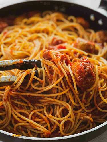 Spaghetti and Basil Garlic Chicken Meatballs