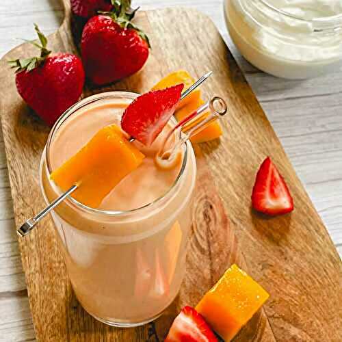Mango Strawberry Banana Smoothie