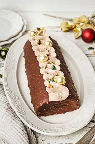 Chocolate yule log (Bûche de Noël)